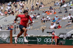 费德勒在FPX比赛中精彩发挥，突破纪录引发热议！的简单介绍