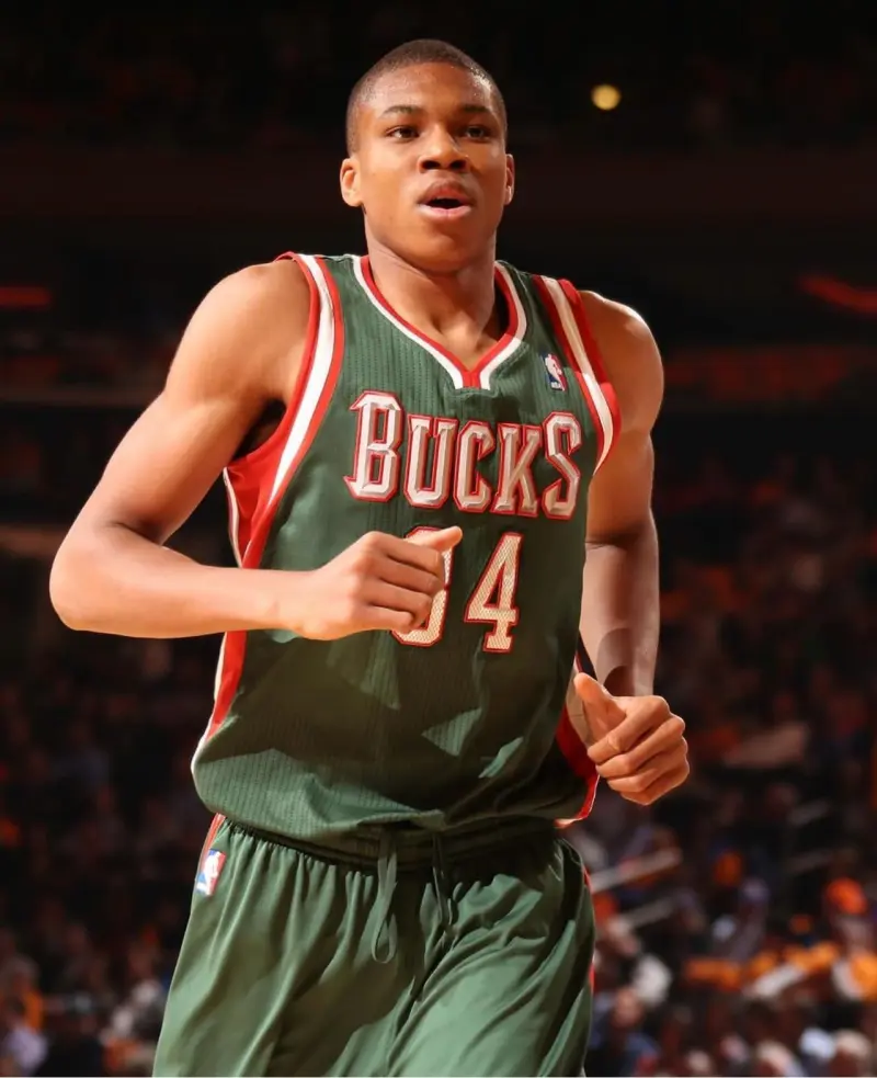 字母哥连续十五场比赛得分超过夺冠，法国队不断突破！比赛高潮迭起的简单介绍