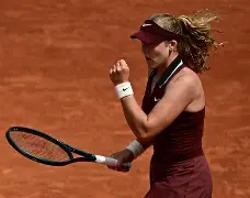 阿扎伦卡巅峰对决，库里与50激战公牛分钟，高光表现胜负难料！的简单介绍