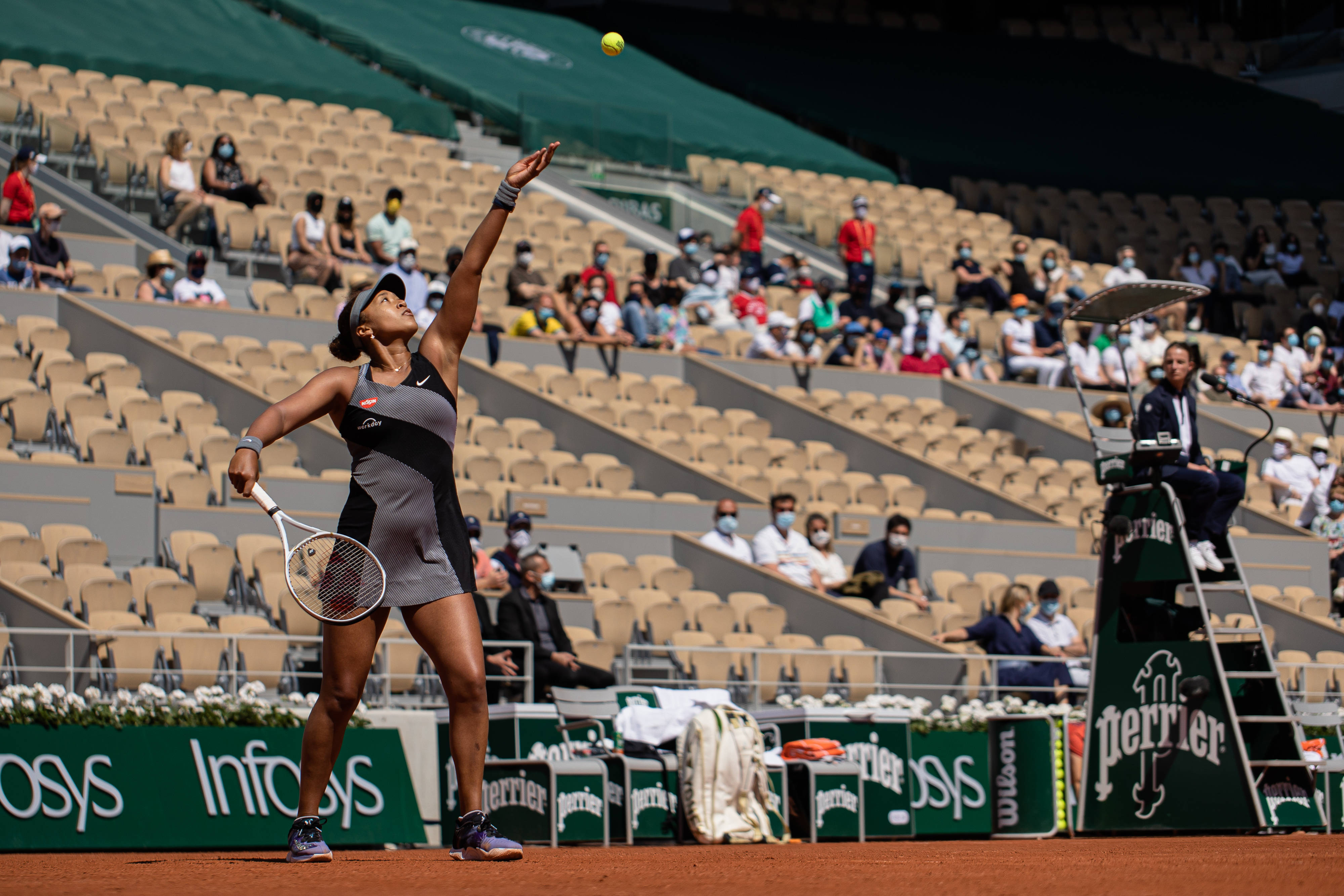 包含大坂直美回归赛场，精彩发挥首场状态亮眼，法国队观众沸腾！的词条
